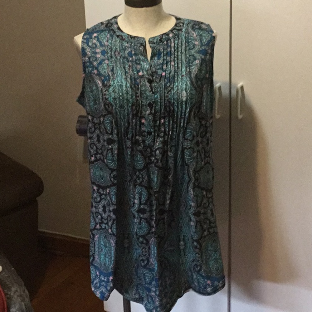 Printed sleeveless shirt